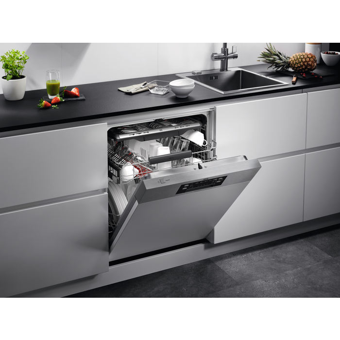AEG - Integroitava astianpesukone 45-60 cm - FEE73716PM