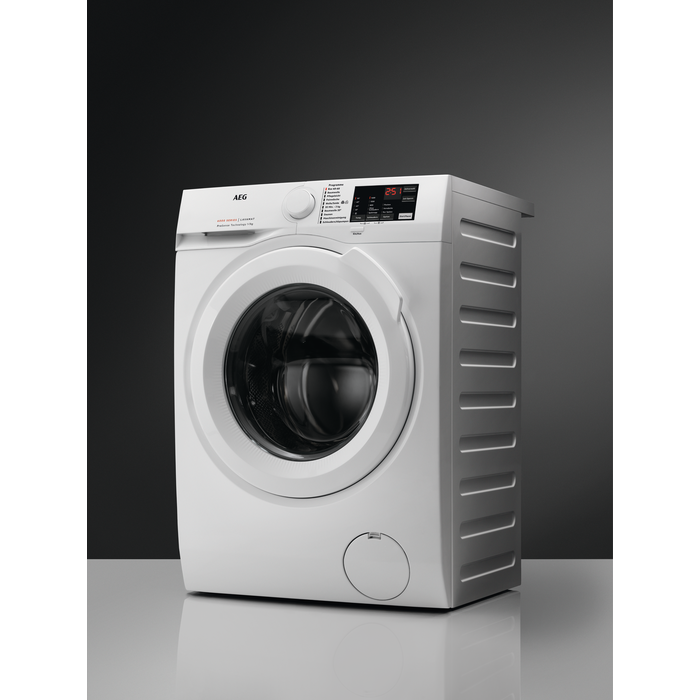 AEG - Edestä täytettävä pesukone - LR612L84A