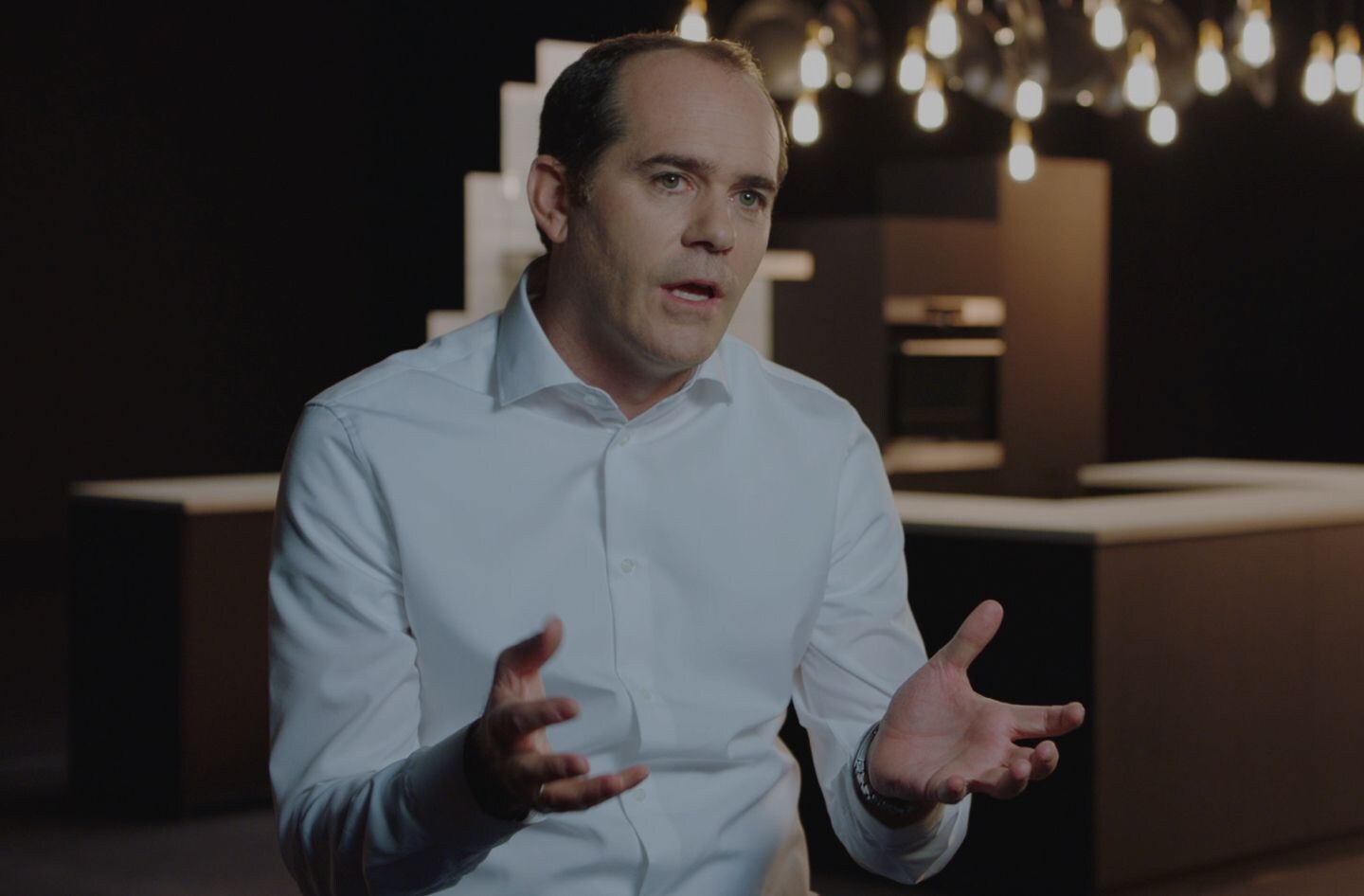 Kuva AEG:n asiantuntijasta, Simon Bradfordista