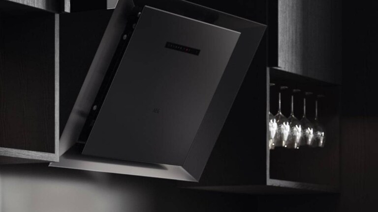 Musta Matt Black -malliston liesituuletin